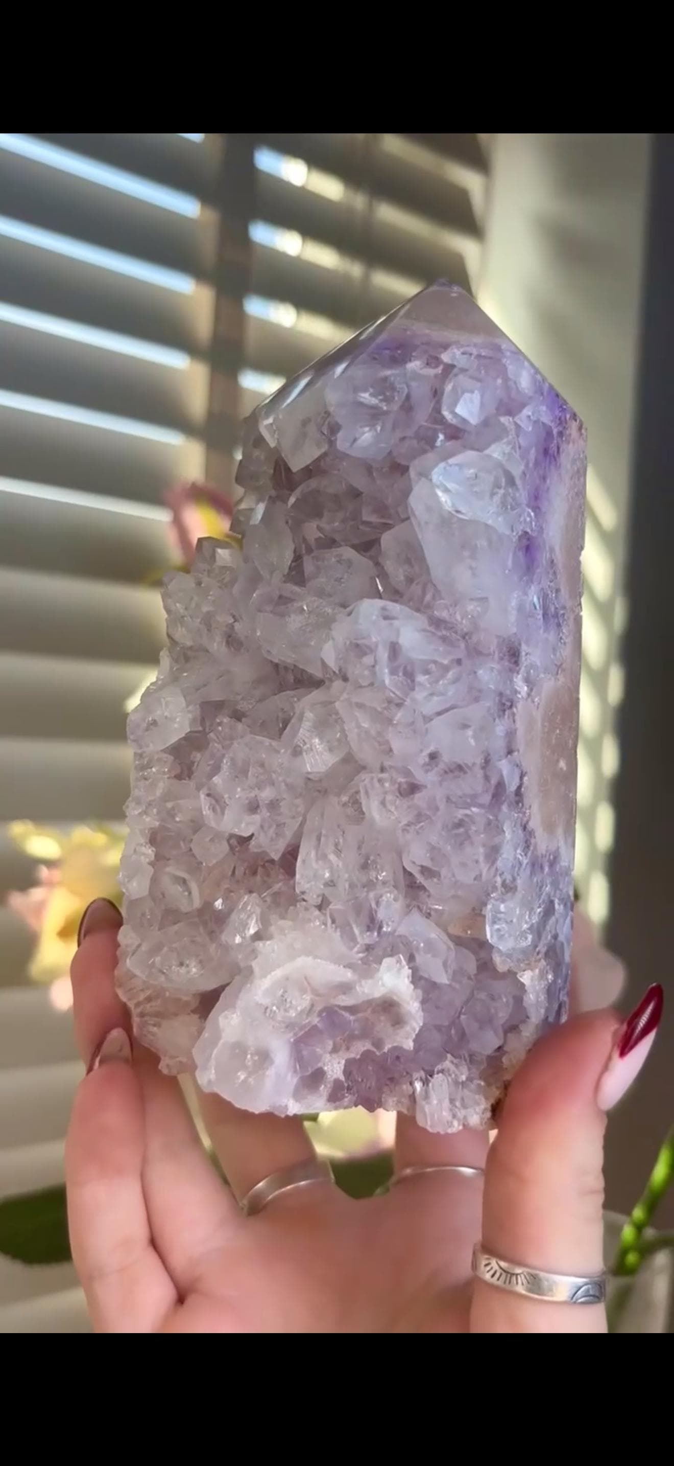 Incredible, High grade, pink amethyst, fat chunky tower with high quality lilac & clear chunky quartz teeth 1.109kg, 15cm by 7.5cm