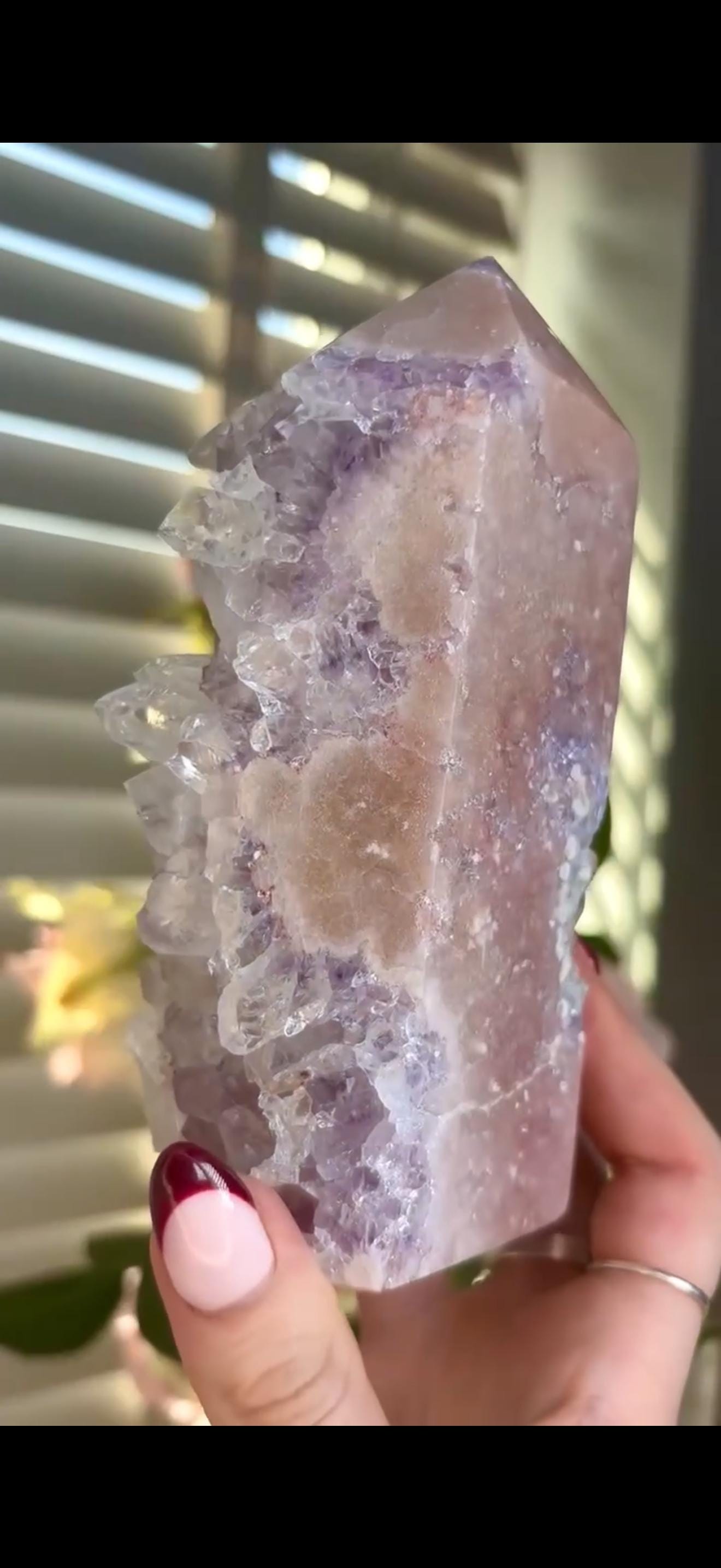 Incredible, High grade, pink amethyst, fat chunky tower with high quality lilac & clear chunky quartz teeth 1.109kg, 15cm by 7.5cm