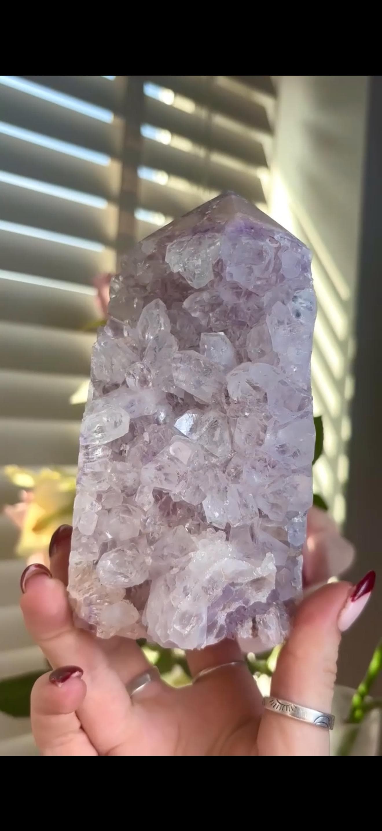Incredible, High grade, pink amethyst, fat chunky tower with high quality lilac & clear chunky quartz teeth 1.109kg, 15cm by 7.5cm