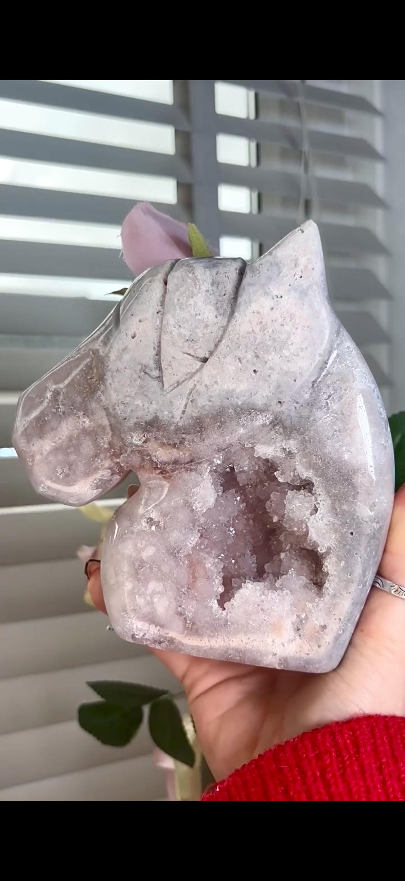 High grade, pink amethyst horse, pony carving with sugar quartz druzy in pastel grey tones 1.200kg