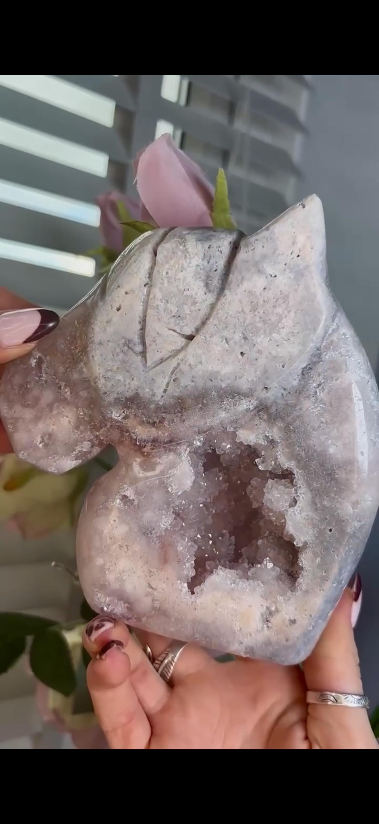 High grade, pink amethyst horse, pony carving with sugar quartz druzy in pastel grey tones 1.200kg