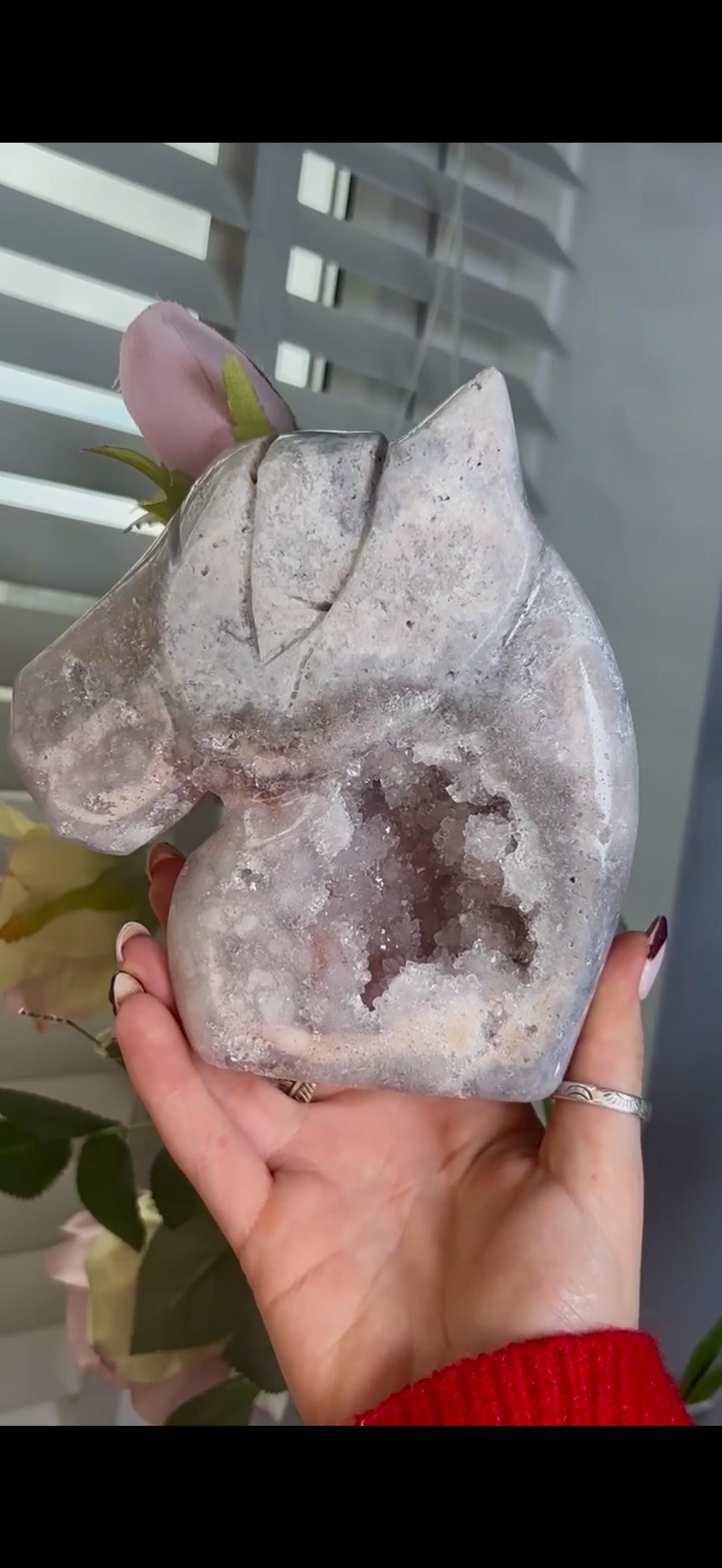 High grade, pink amethyst horse, pony carving with sugar quartz druzy in pastel grey tones 1.200kg