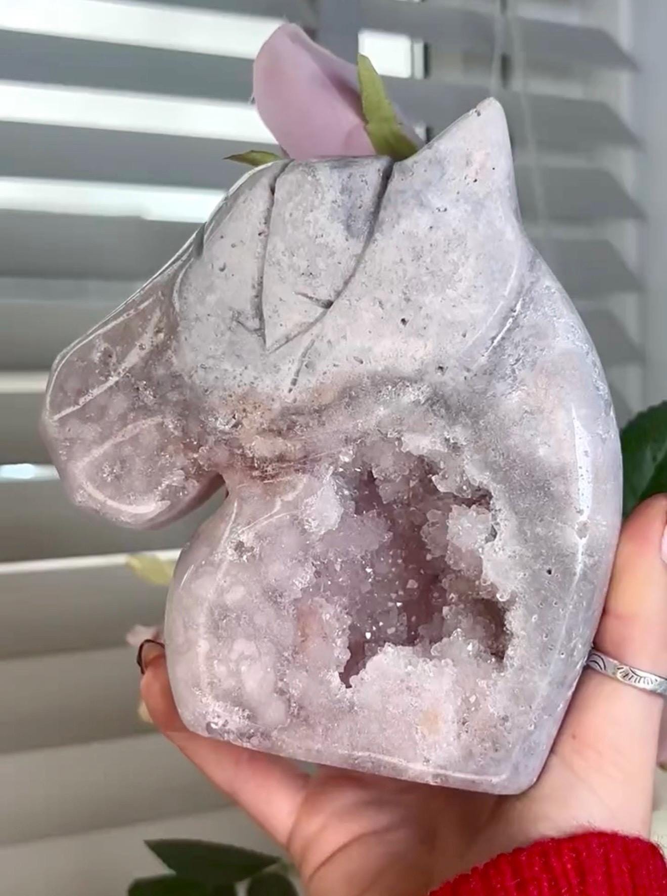 High grade, pink amethyst horse, pony carving with sugar quartz druzy in pastel grey tones 1.200kg