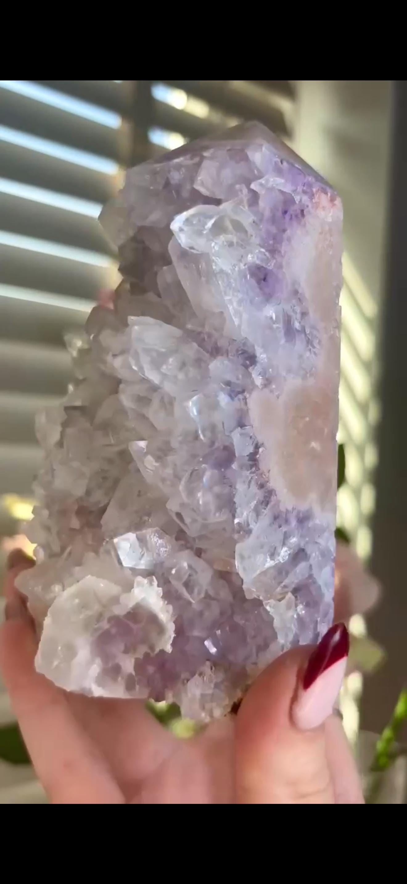 Incredible, High grade, pink amethyst, fat chunky tower with high quality lilac & clear chunky quartz teeth 1.109kg, 15cm by 7.5cm