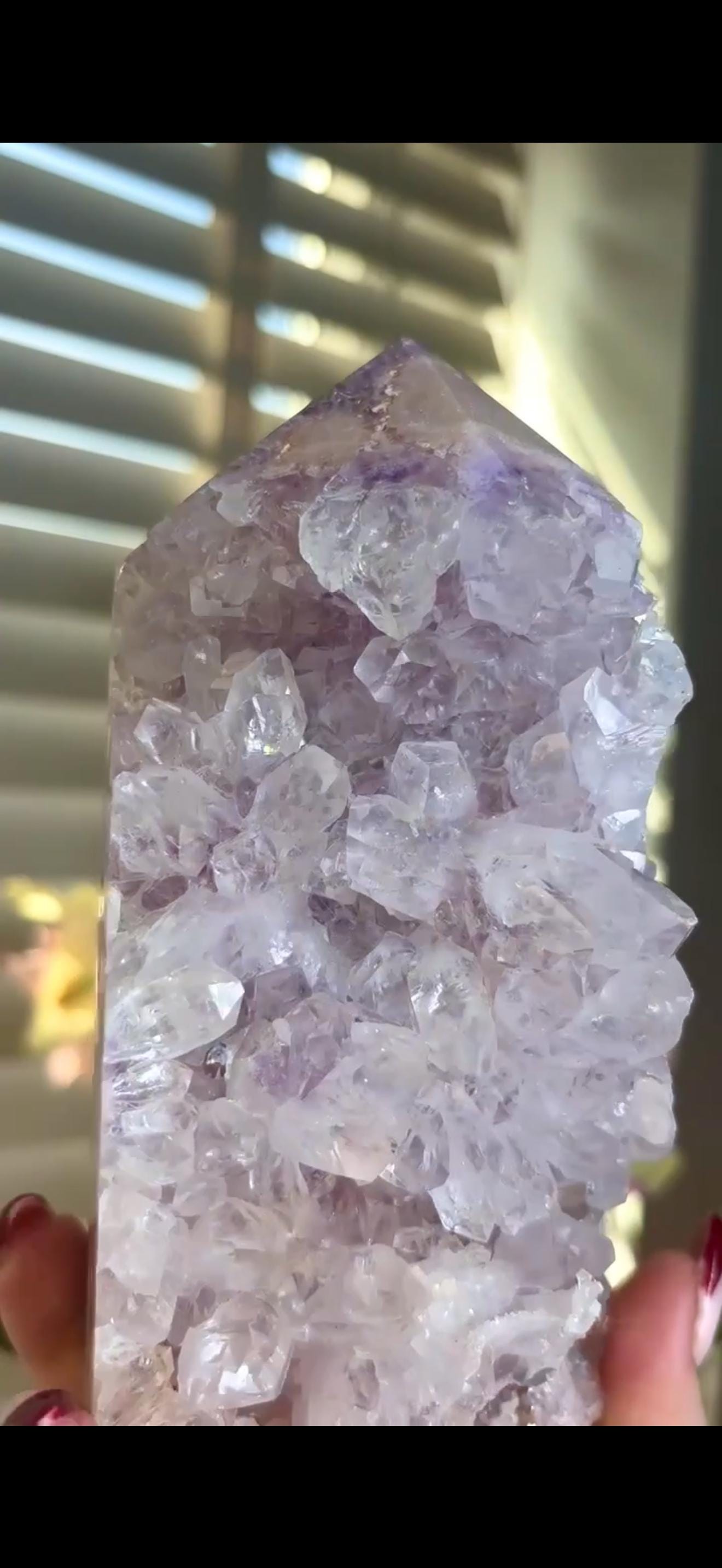 Incredible, High grade, pink amethyst, fat chunky tower with high quality lilac & clear chunky quartz teeth 1.109kg, 15cm by 7.5cm
