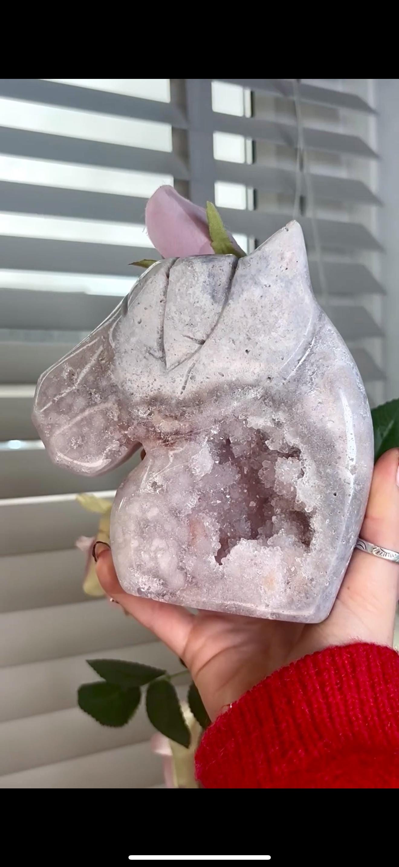 High grade, pink amethyst horse, pony carving with sugar quartz druzy in pastel grey tones 1.200kg