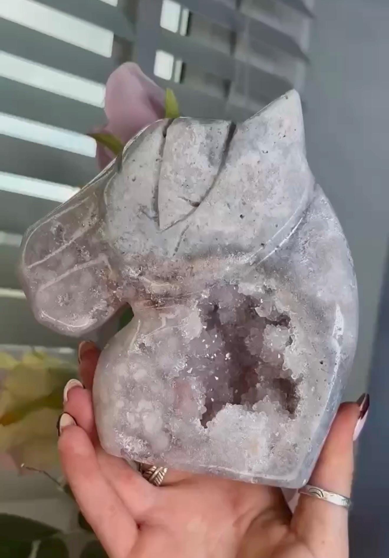 High grade, pink amethyst horse, pony carving with sugar quartz druzy in pastel grey tones 1.200kg