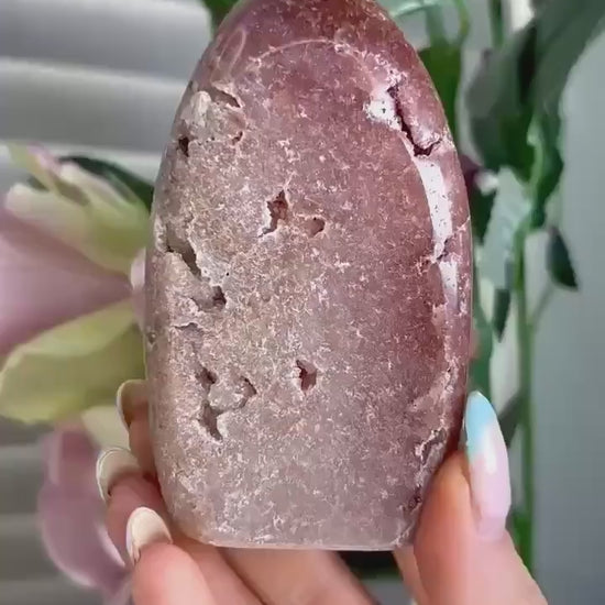 High grade, pink amethyst flame 234g
