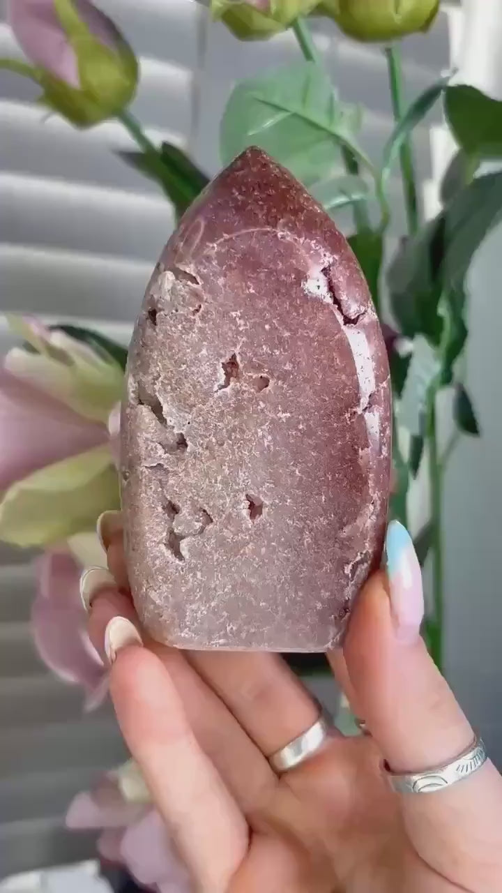 High grade, pink amethyst flame 234g