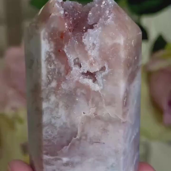 Incredible, High grade, pink amethyst tower with druzy quartz top 232g 8.8cm