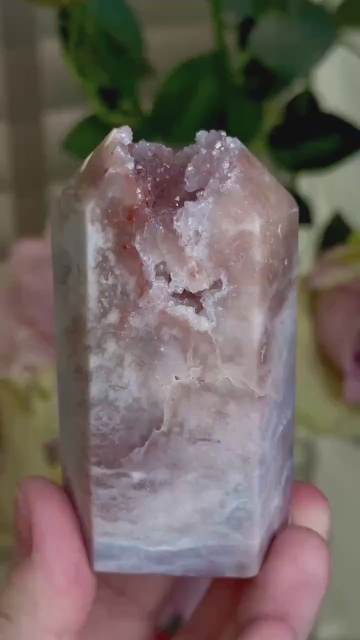 Incredible, High grade, pink amethyst tower with druzy quartz top 232g 8.8cm