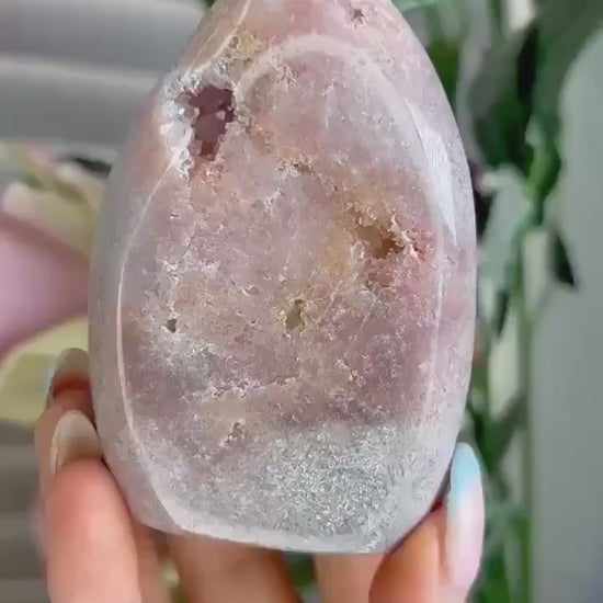 High grade, pink amethyst flame 218g