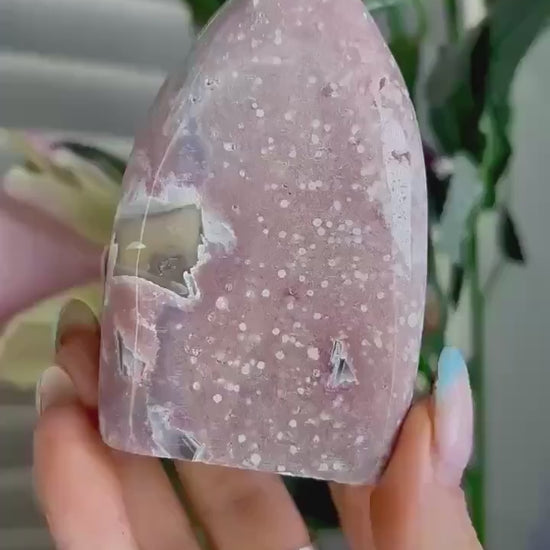 High grade, pink amethyst flame 238g
