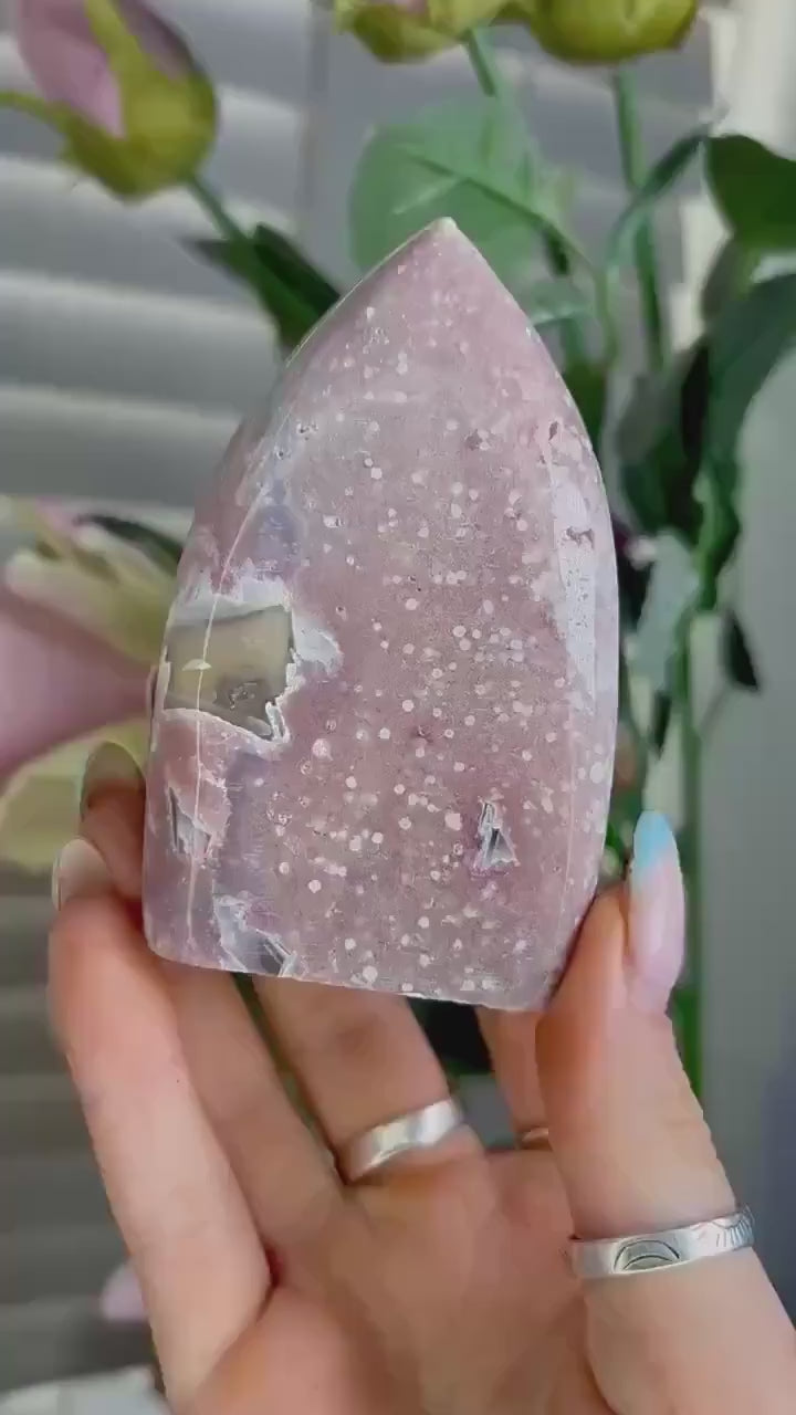 High grade, pink amethyst flame 238g