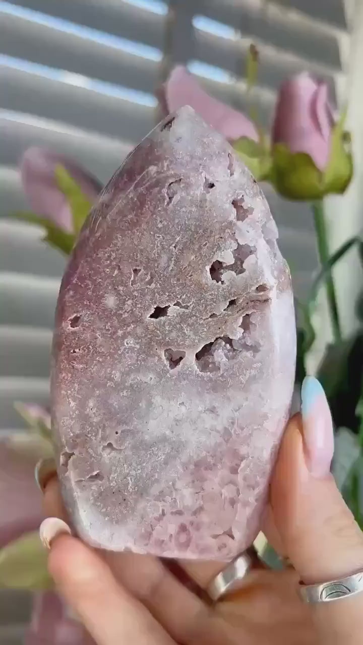 High grade, pink amethyst flame 289g