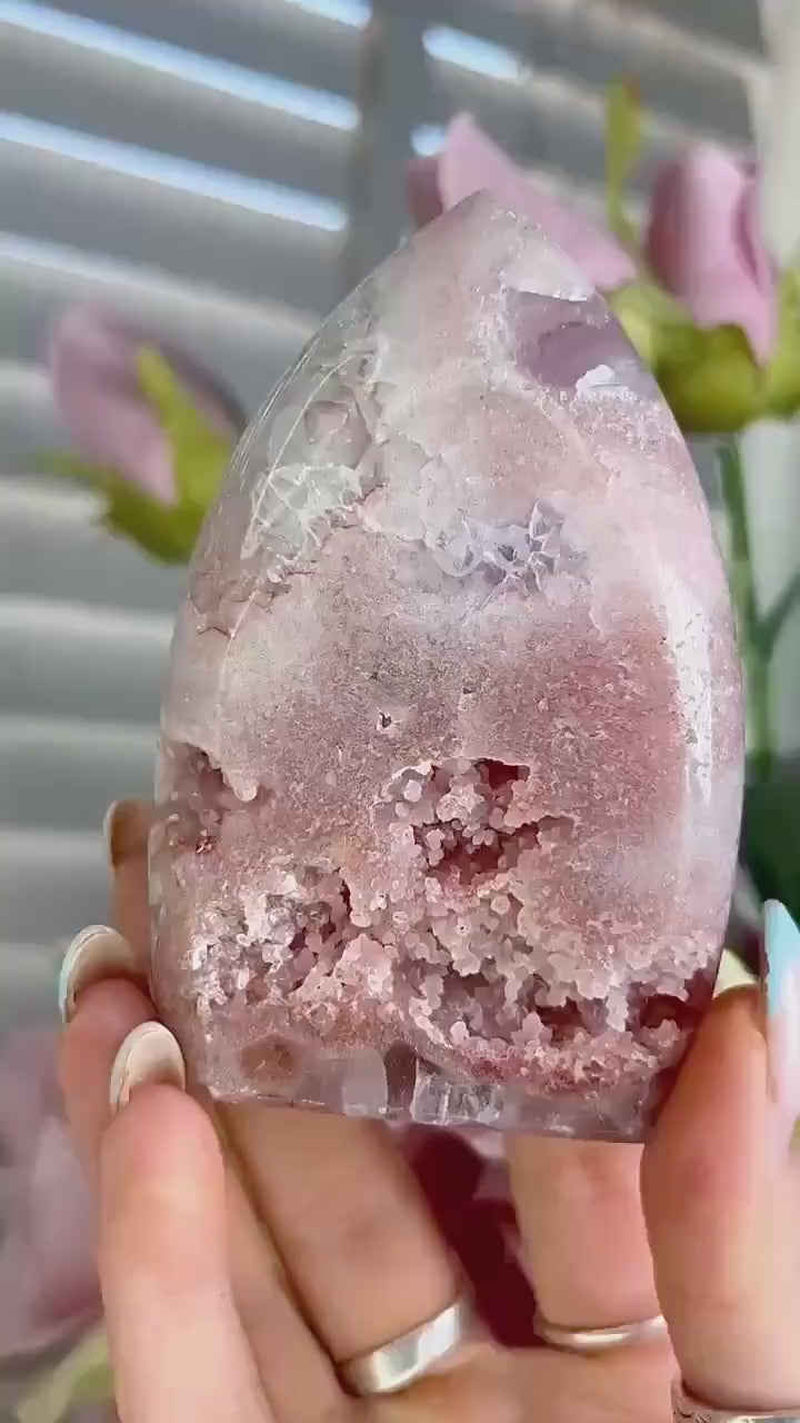 High grade, pink amethyst flame with druzy & quartz inclusions 225g