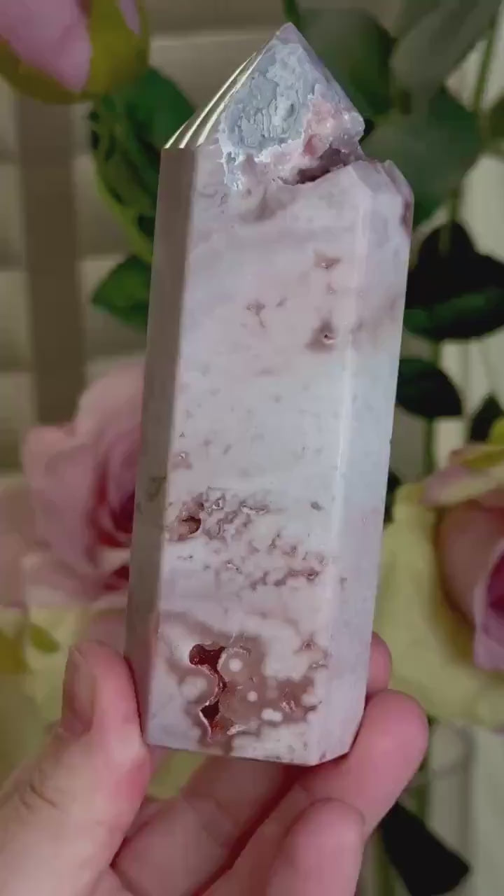 Incredible, pink amethyst tower with some bubble formations in light tones and some rutile 261g 12cm