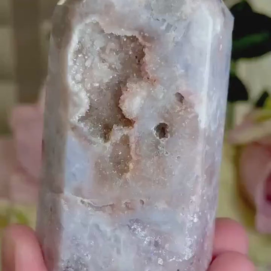 pink amethyst tower, with agate & some purple quartz in grey tones 231g 10cm by 4cm